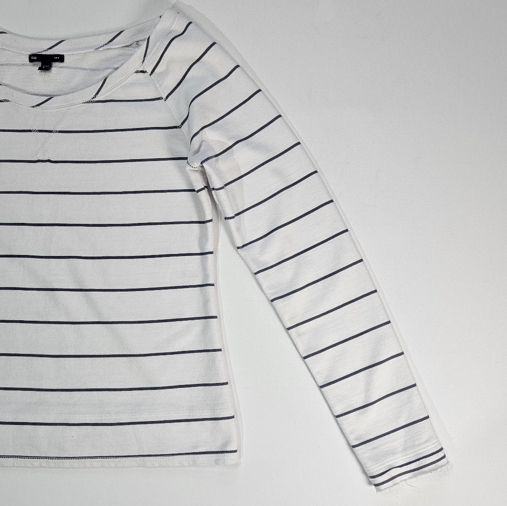 Gap Sweatshirt Womens Small White Grey Stripe Casual‎ Fall Capule Wardrobe Top - Picture 3 of 7